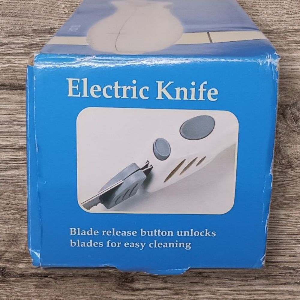 Electric Knife with Stainless Steel Blades - Blue and White - Picture 3 of 3